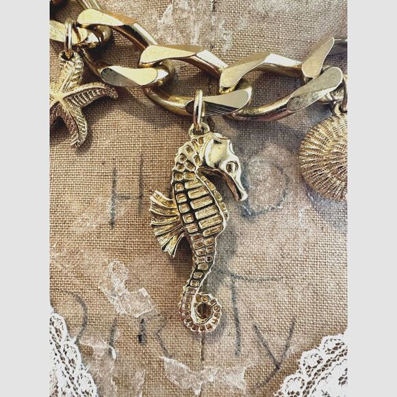 CHRISTIAN DIOR Necklace Seashell Shell Starfish Seahorse Chunky Gold Tone - Picture 3 of 15